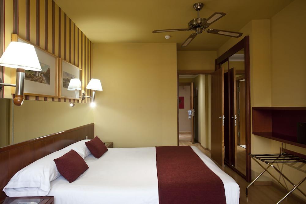 Ilunion Les Corts Spa Barcelona Exterior foto